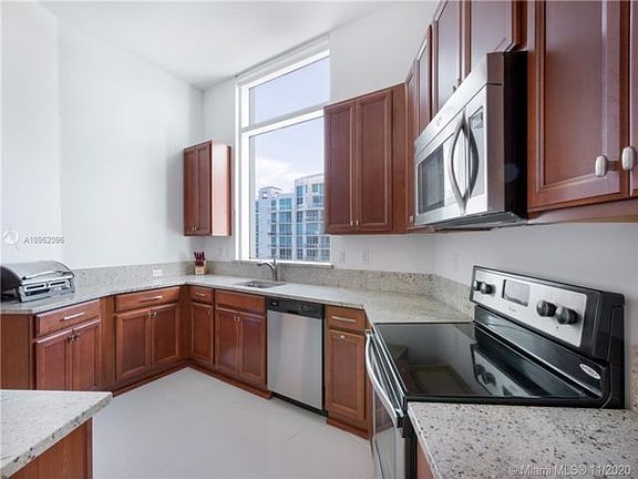 3rd image of 3030 NE 188th St APT 701