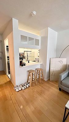 4th image of 250 E 40th St APT 6C