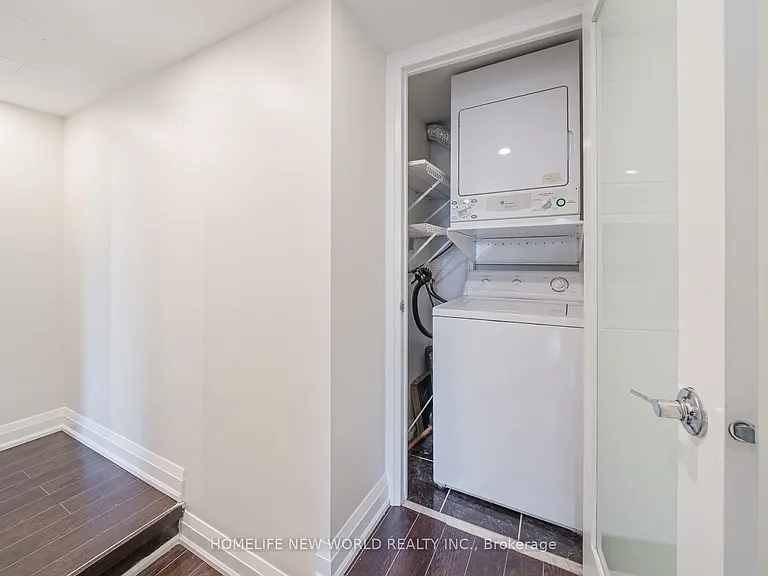 1029 King St W #1020 — Photo 15