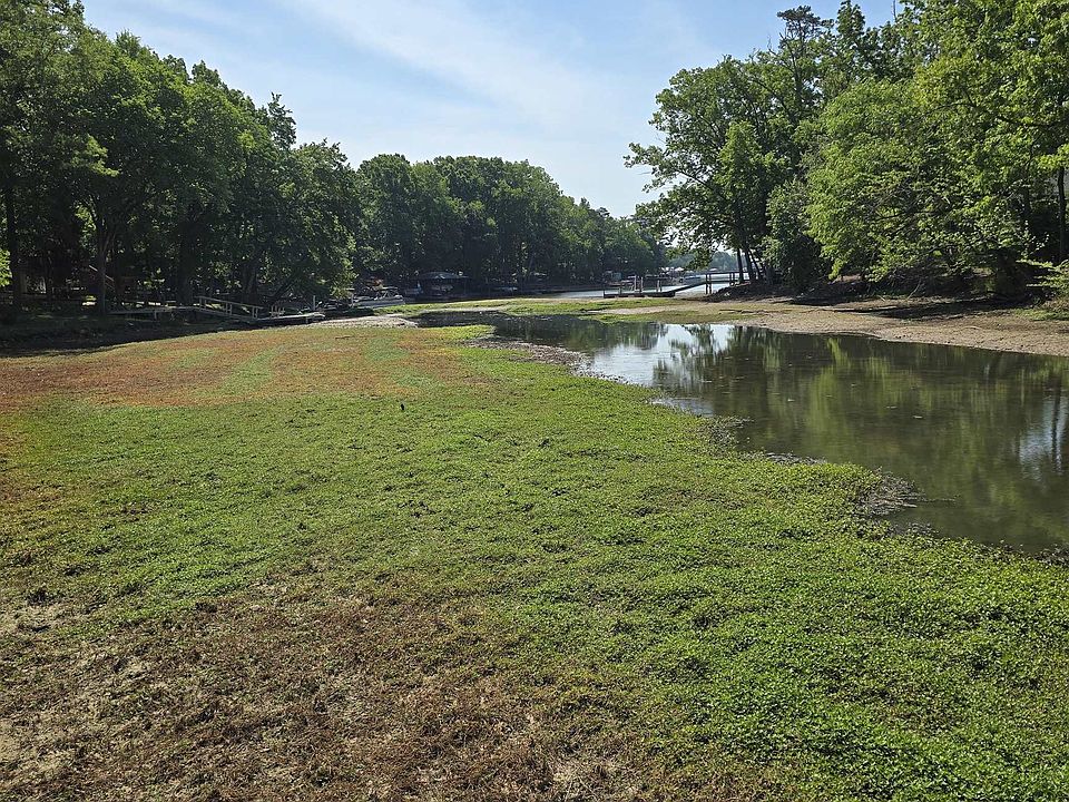 1st image of 15 Cypress Rd