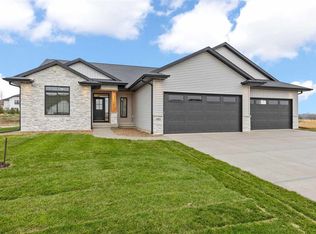 5321 Silver Rock Dr, Marion, IA 52302