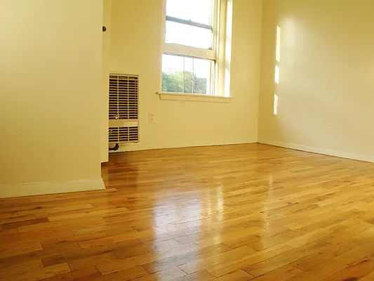 Rented by DSA Realty Midtown West | media 32