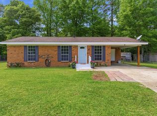 205 Woodside Dr, Petal, MS 39465