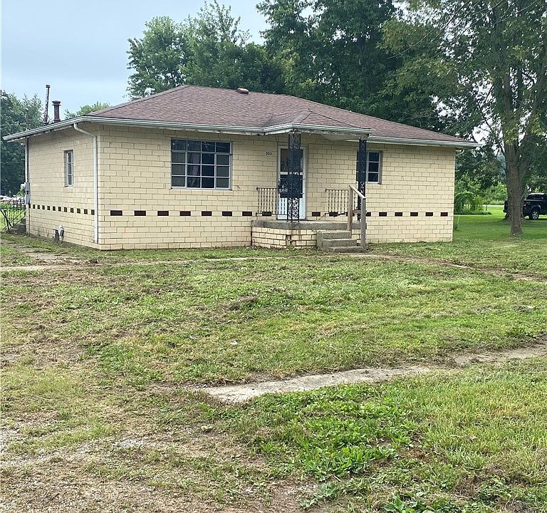 1st image of 303 7th St
