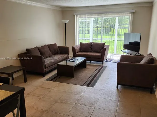 950 Hillcrest Dr APT 102, Hollywood, FL 33021