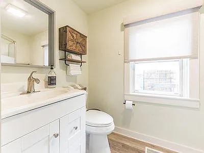 209 W High St — Photo 14