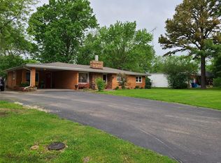 1103 Cote Sans Dessein Rd, Fulton, MO 65251