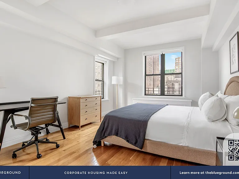 210 W 70th St #918 — Photo 10