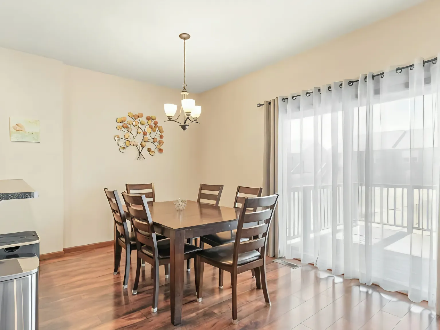 4 bed, 3.5 bath, 2204 sqft, $3,800 — Photo 4