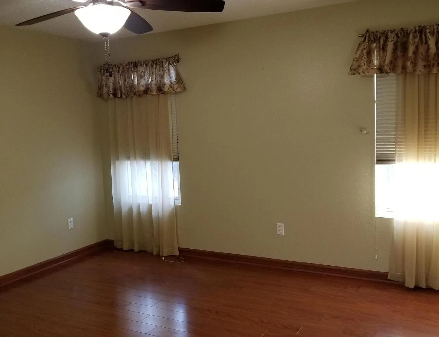 3 bed, 2.0 bath, 1641 sqft, $2,000 — Photo 4