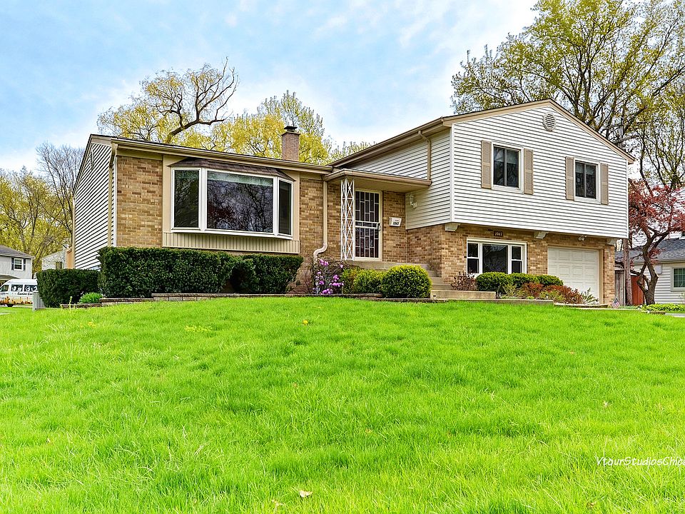 1st image of 1047 Peachtree Ln