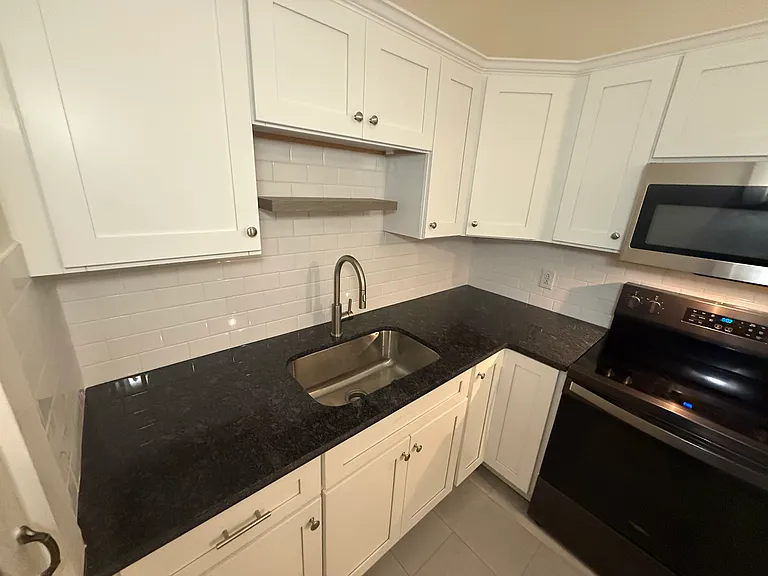 413 W Orange St #3 — Photo 7