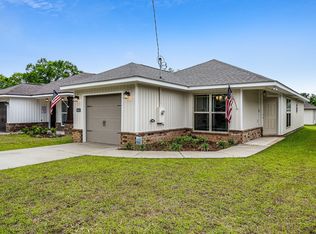 145 E Dogwood Ave, Defuniak Springs, FL 32433