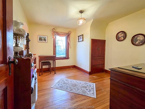 23rd image of 465 Victoria Ave