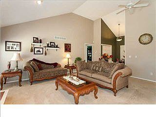 5th image of 2405 N Governeour St