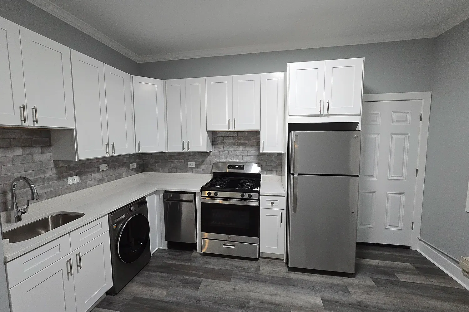 917 W Waveland Ave — Photo 4