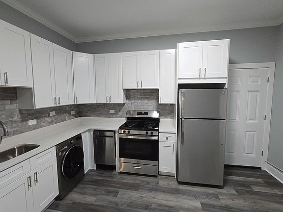 4th image of 917 W Waveland Ave #A