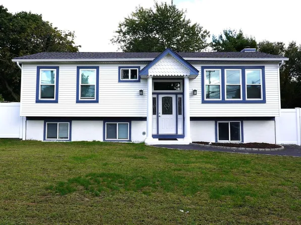 2609 Kane Avenue, Medford, NY 11763