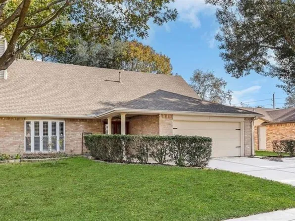 8306 Wind Forest Dr, Houston, TX 77040