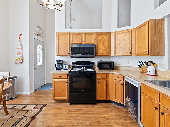 4th image of 6026 Sunflower Dr