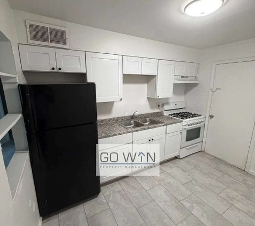 559 S Bellview