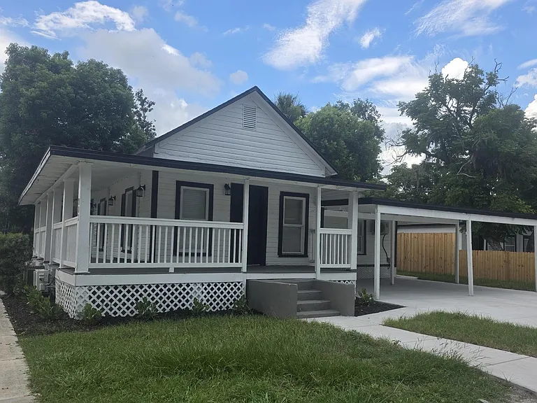 802 N Wheeler St — Photo 1