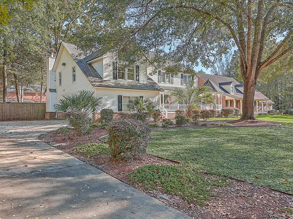 4th image of 409 Glouchester Ct