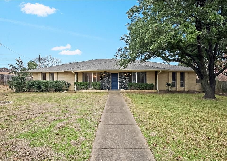 1st image of 916 Briarcove Pl