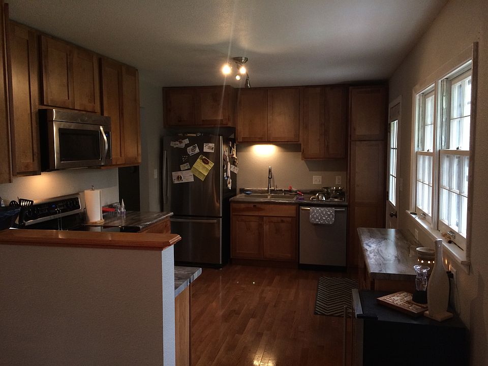 2nd image of 1241 Nottingham Dr