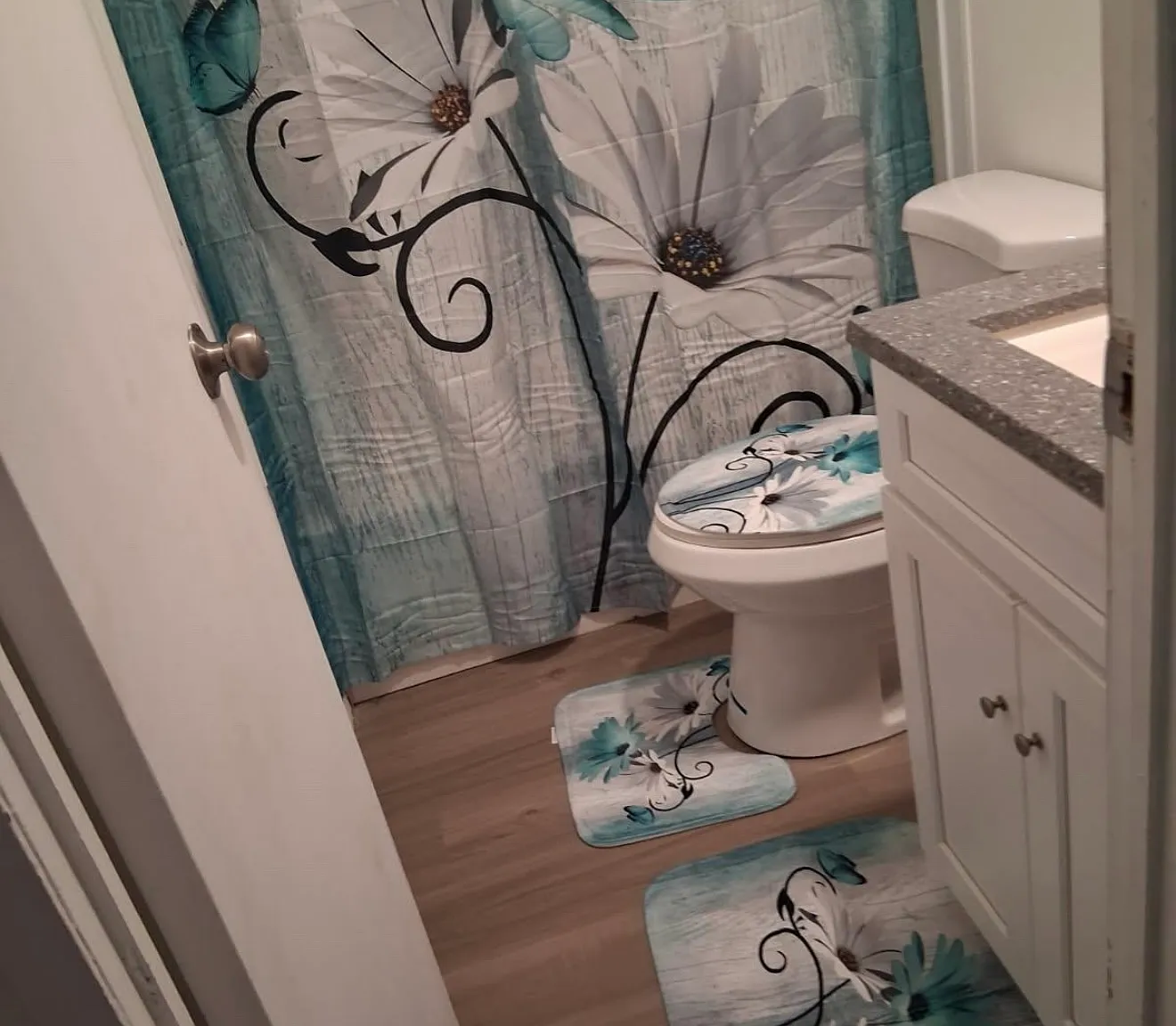 3 bed, 1280 sqft, $1,300 — Photo 1