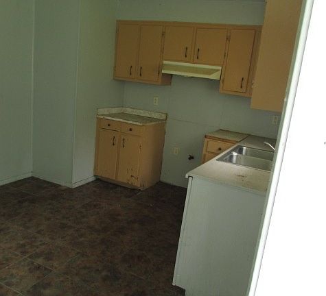 4th image of 625 Shannon St