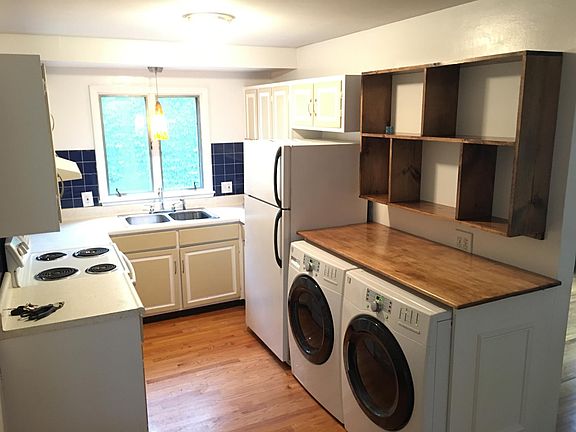 2nd image of 55 Twiller Street # First Floor