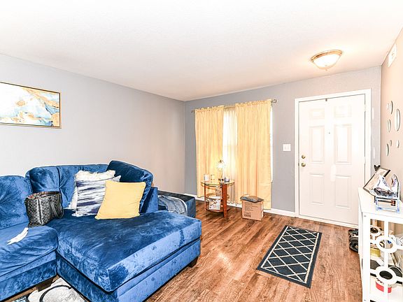 3rd image of 11233 Leo Dr