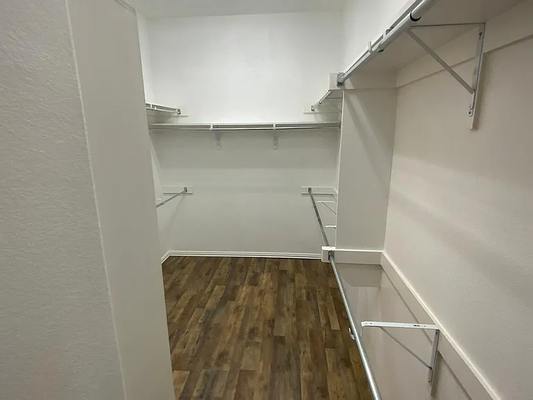 708 Hummingbird Dr — Photo 23