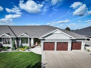 2610 Ridge Rd, Sioux Center, IA 51250