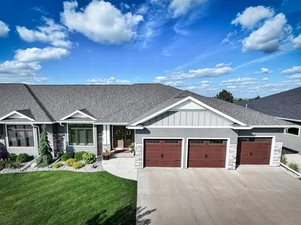 2610 Ridge Rd, Sioux Center, IA 51250