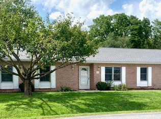 15 Plantation Dr, Hagerstown, MD 21740