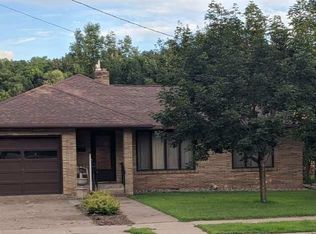 713 E Prospect St, Durand, WI 54736
