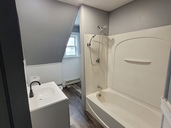 4th image of 12 Oakland Ave #3F