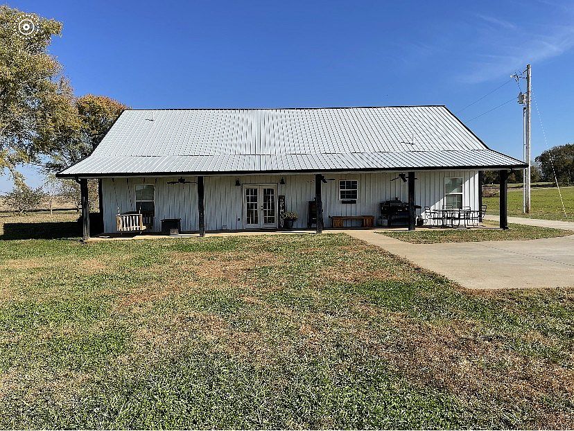2nd image of 9933 Bradshaw Rd