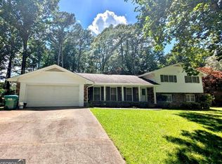 5724 Four Winds Dr SW, Lilburn, GA