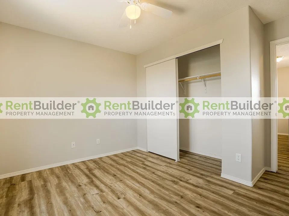 1105 Casa Tomas Rd NE