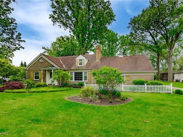 24650 S Woodland Rd, Beachwood, OH 44122