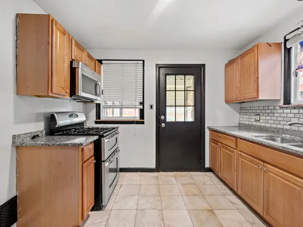 862 School St, Clairton, PA 15025