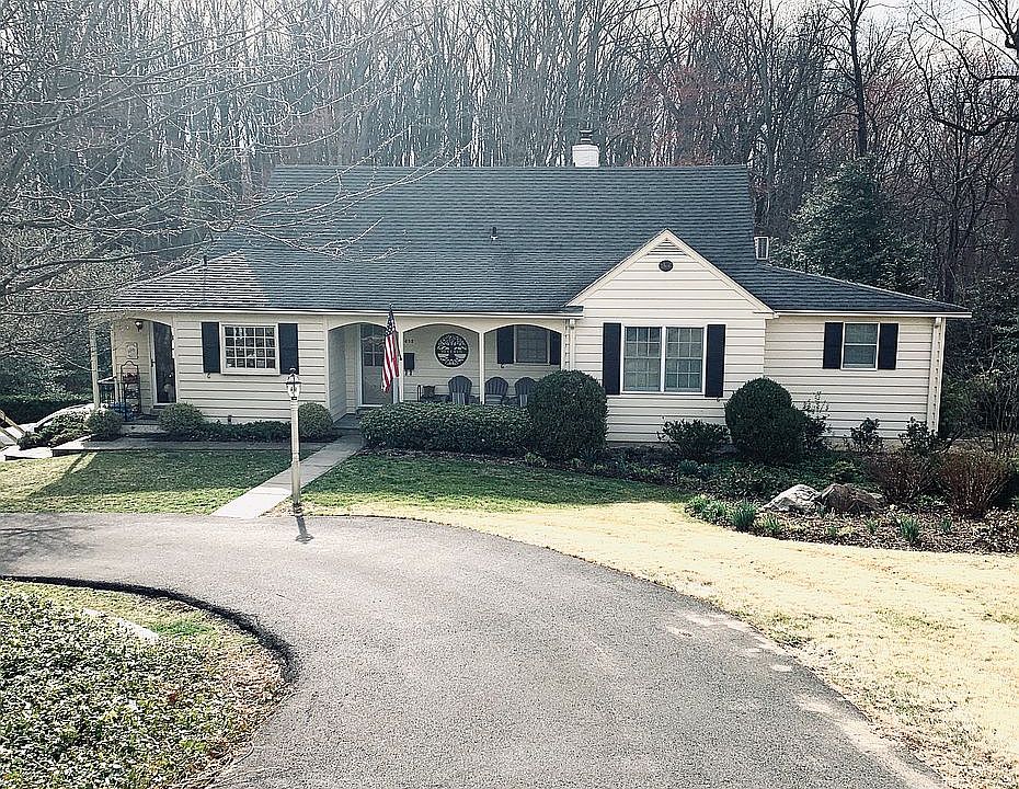 1st image of 858 Hallowell Dr