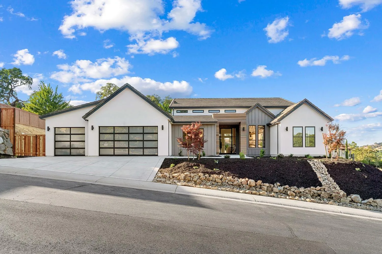1840 Woodglen Dr photo 1