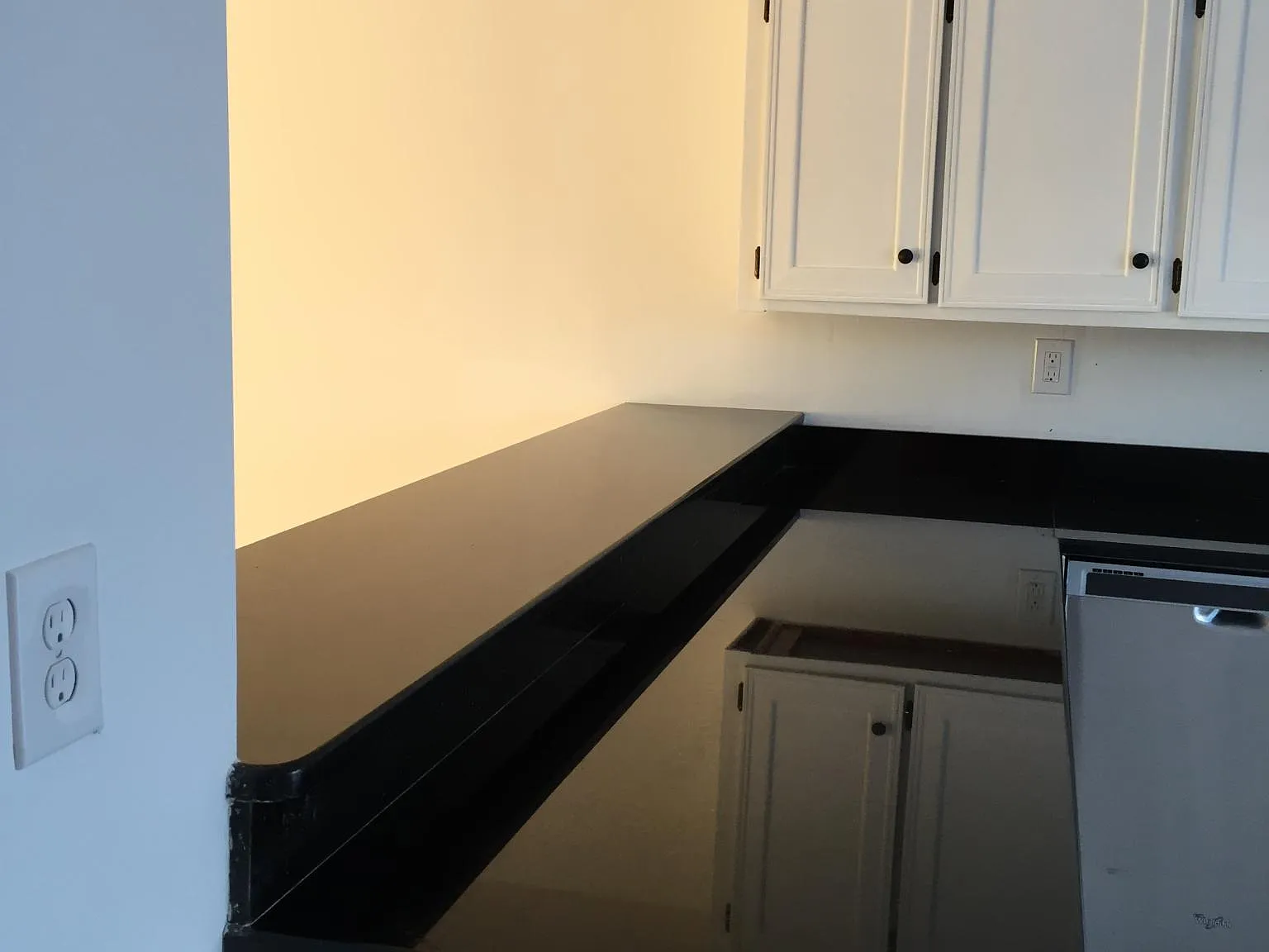 1 bed, 877 sqft, $1,995 — Photo 4