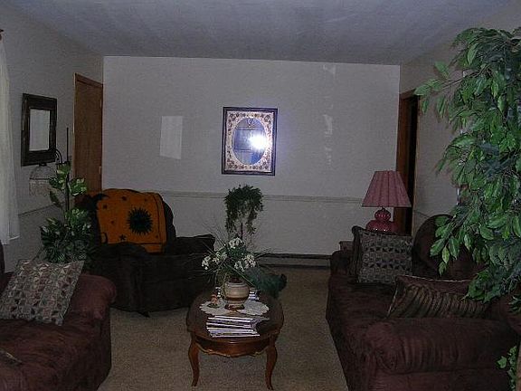 3rd image of 211 Garden St