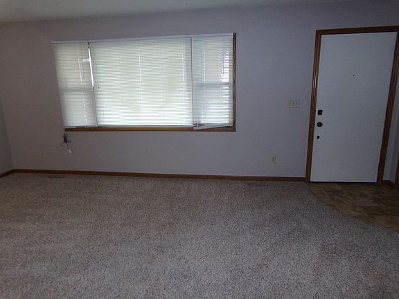 3rd image of 403 Lakeview Blvd