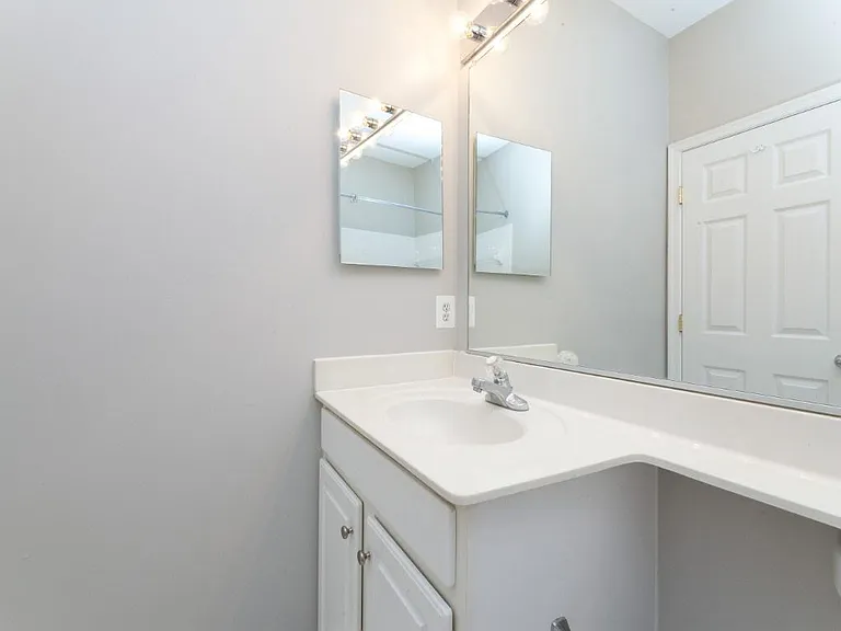 21807 Petworth Ct — Photo 25
